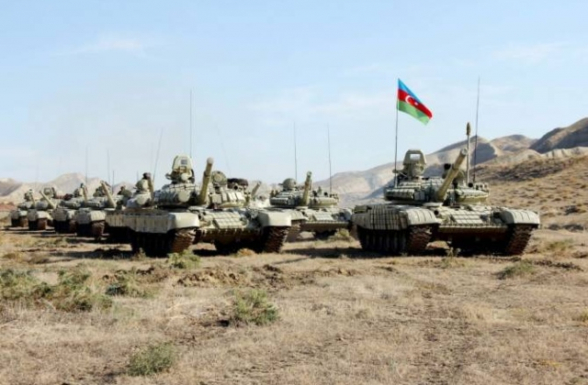 В армии Азербайджана проводятся занятия по огневой подготовке